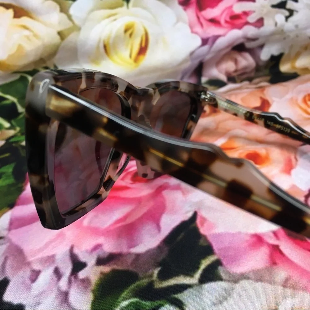 Illesteva Black & smokey cream tortoise Cat eye sunglasses RTR EUC